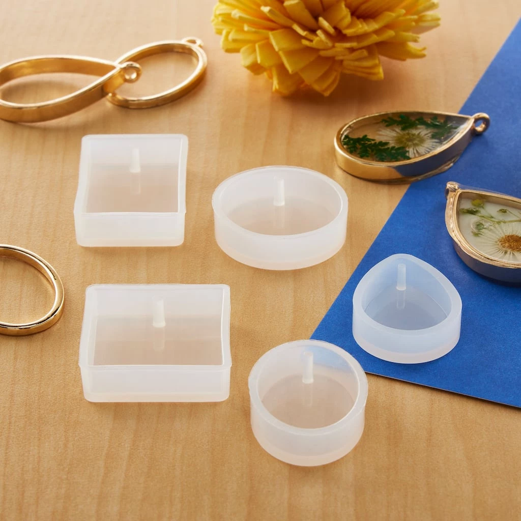 Flash Sale π€© We R Memory Keepers® Spin It™ Silicone Pendant Molds π - Image 2